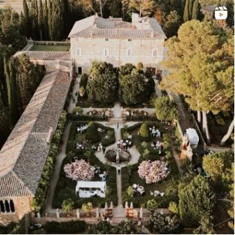 Giardino all’italiana di una villa visto dal drone — reel Instagram di Cinemarry